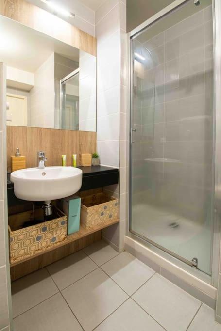 Le Tony Garnier Check In H24 Wifi Apartment Lyon Exterior photo
